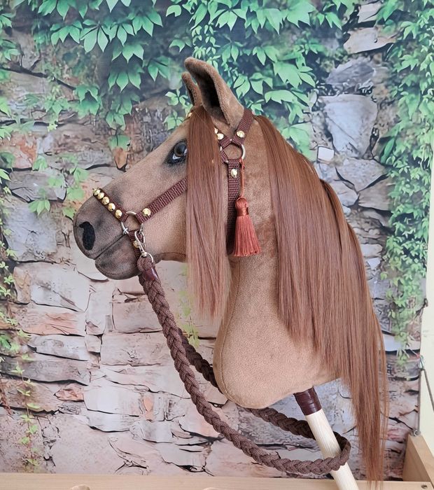 Konik Hobby Horse   ,kasztan, wielkość A3  - Zestaw