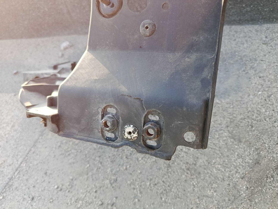 Продам Суппорт радиатора верхній  FORD FUSION MK5 DS7Z16138B\DS7316E166A
