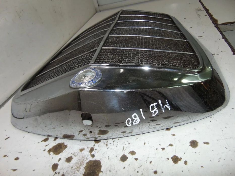 Mercedes 180 grelha " nova de stock antigo