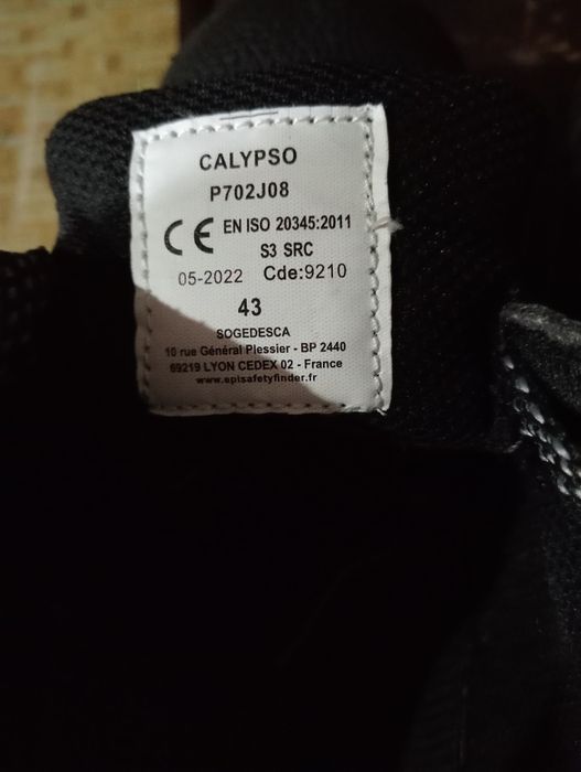 Sapato de biqueira e palmilha d'aço N 43 nova nunca usada