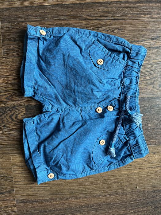 Body z kołnierzykiem + krótkie spodenki r80