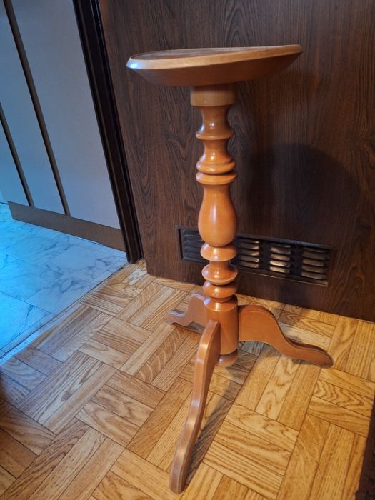 Kwietnik drewniany na kwiaty