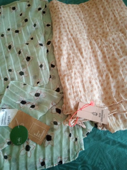 Новенький шарф від PLANET на подарунок