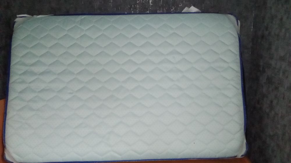 Кровать б/у ,  матрас