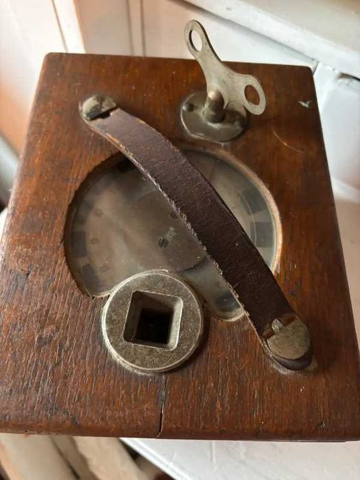 Relogio antigo chegada pombos