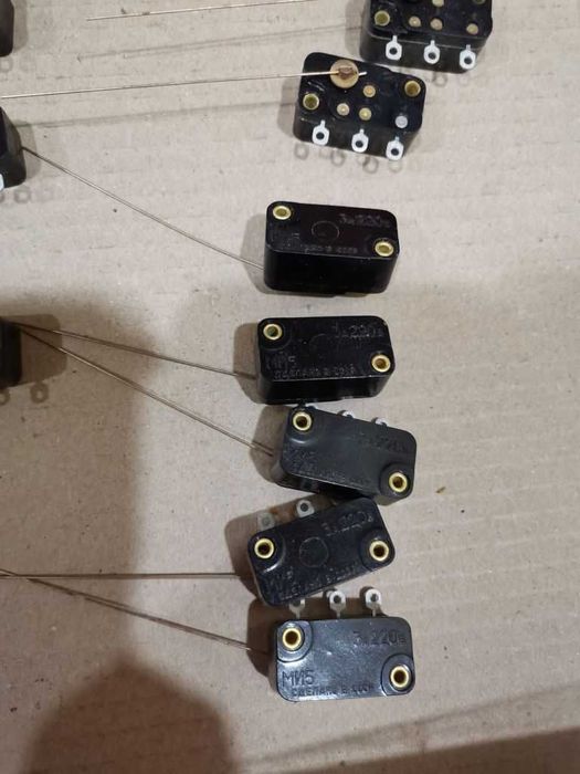 Микропереключатель мікроперемикач МИ-5 3А 220в