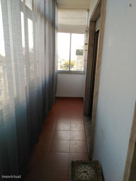 Quarto - localizado em Penha de França Lisbon