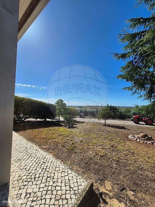 Moradia T4 para arrendamento