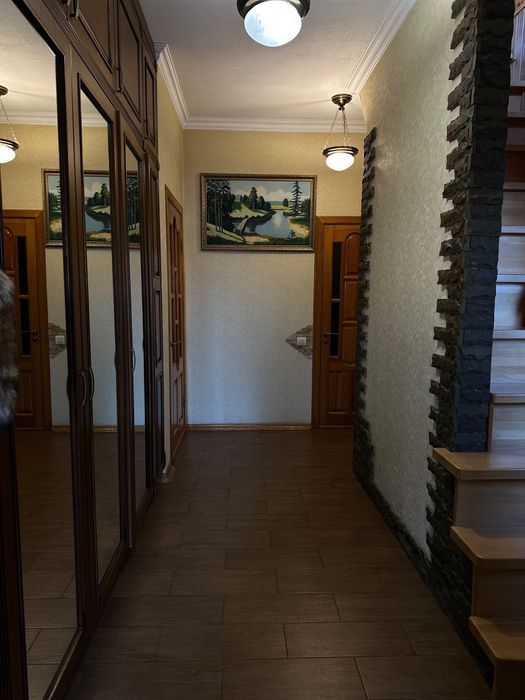 Продам одноповерховий будинок  на дві сім'ї, м.Бровари