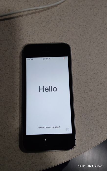 Iphone заблокированный  1 штуки на запчасти