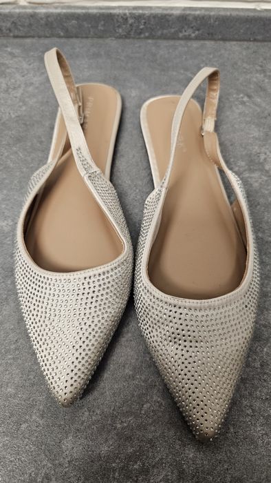 Srebrne baleriny z paskiem na pięcie, Primark, r. 40