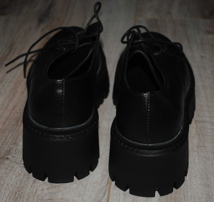 Туфлі Horoso 38 чорні 2066-02-ekokozha легкі на високій платформі .