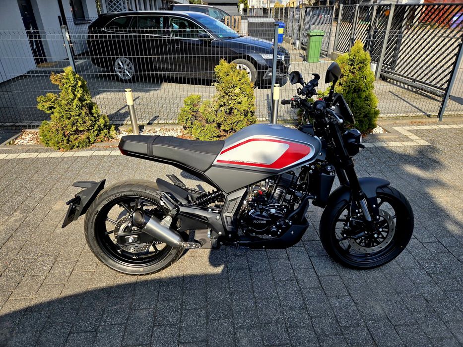 Motobi DL 125 Cafe Racer RS TZR MT01 CB