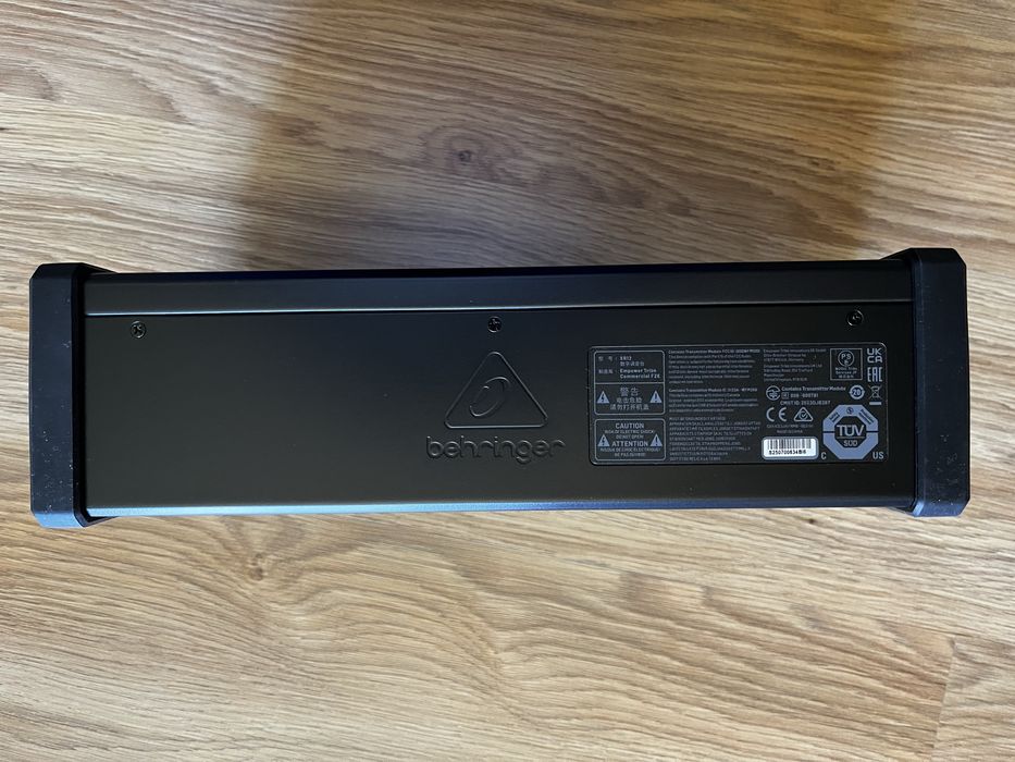 Mesa de mistura digital BEHRINGER Air XR 12