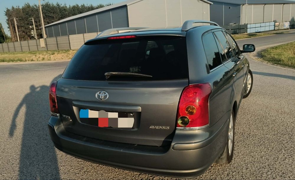 Toyota Avensis t25.