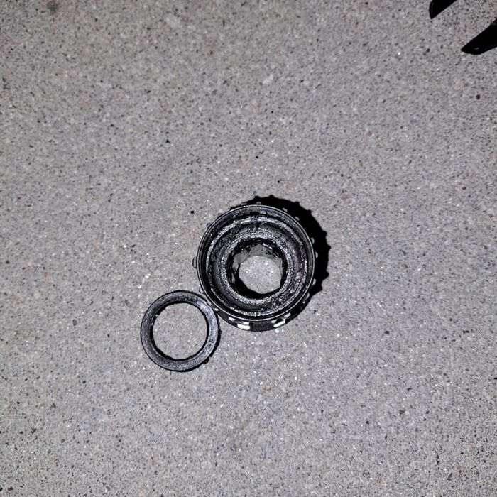 Piasta Shimano FH-M6010-B bez kulek i osi