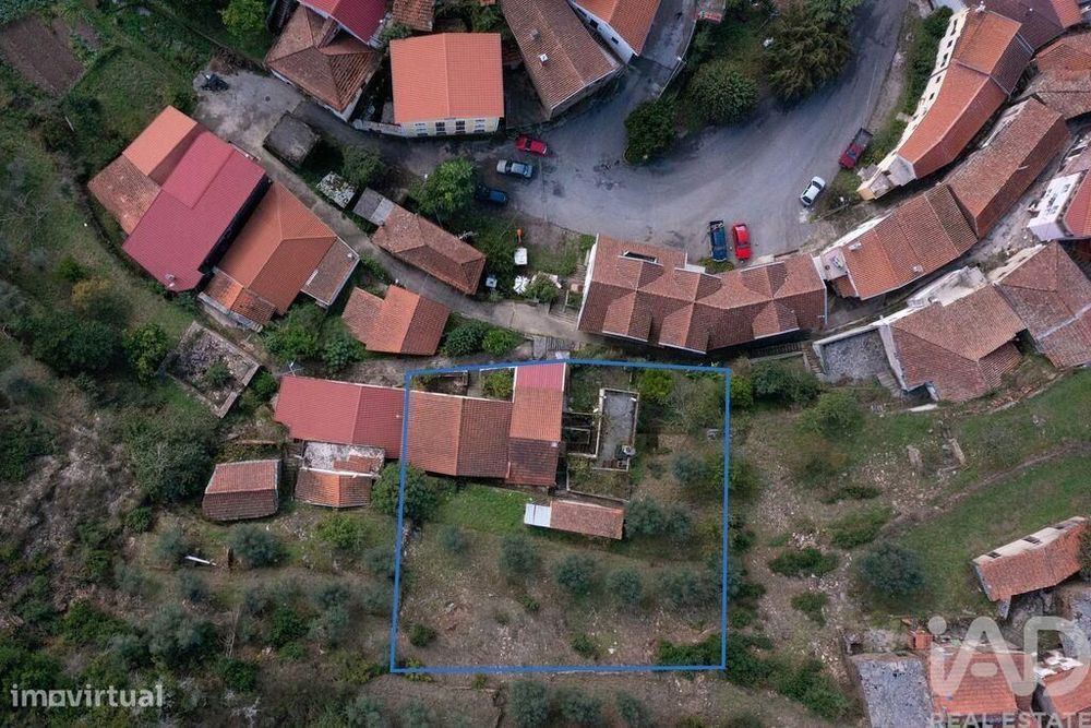 Casa de aldeia T5 em Folques de 154,00 m2