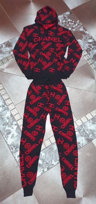 Czarny dres dzianina bluza bez kaptura czerwone logo S M
