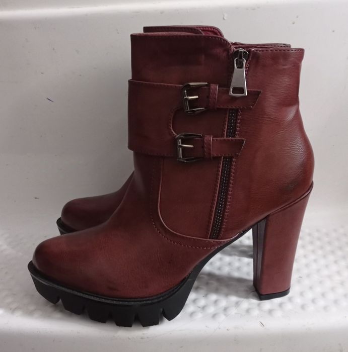 Нові шикарні ботинки ботильйони 41р