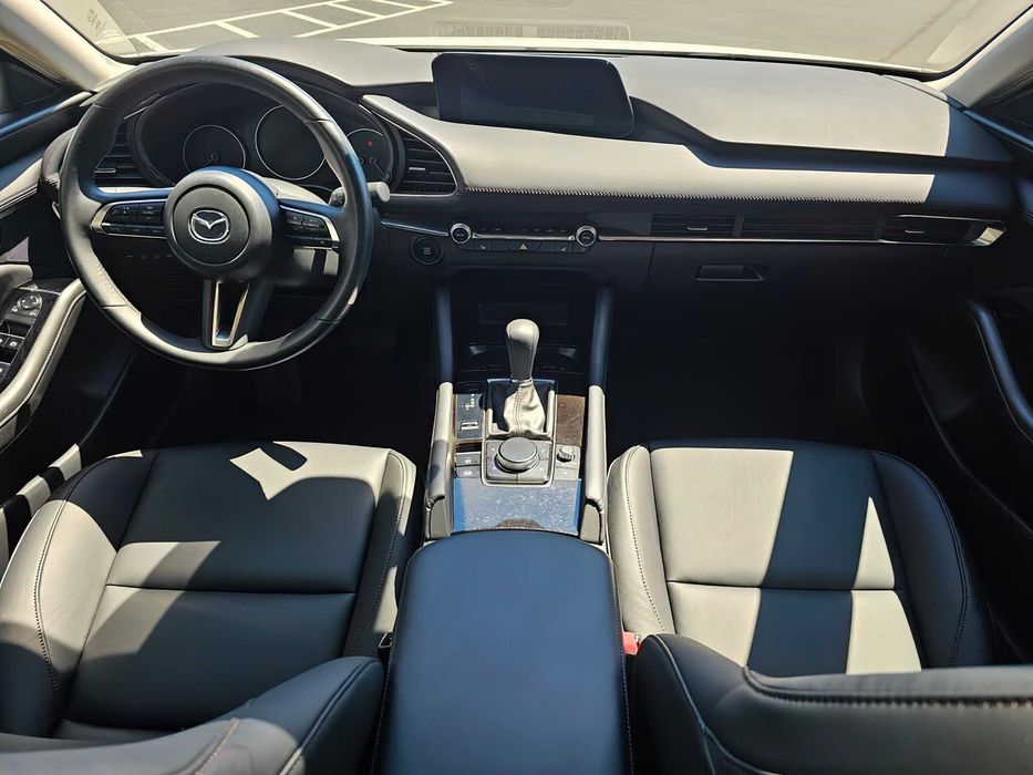 Mazda 3 Preferred      2025