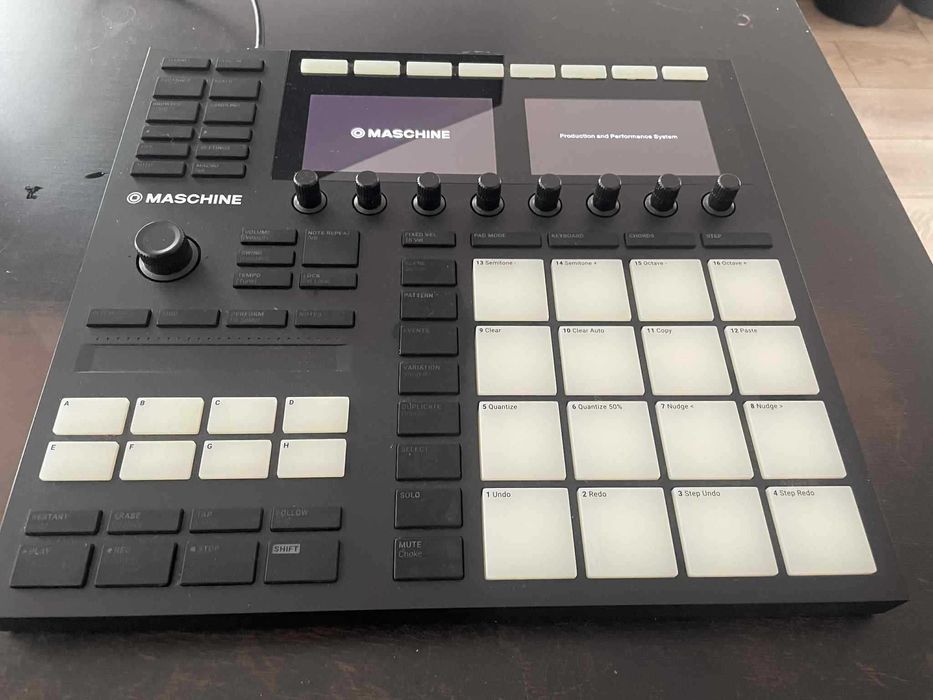 MASCHINE MK3 本体 Native Instruments Maschine MK3 | Gear4music