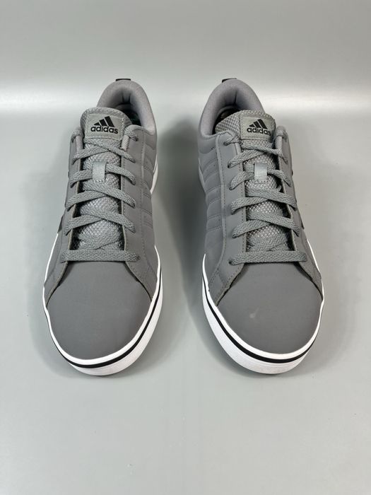 Кросівки Adidas 44 розмір (по стельке 28 см)