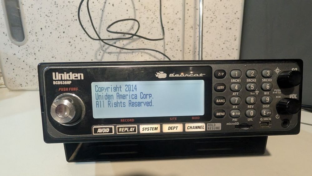 Uniden BCD536HP: Максимальна комплектація (All Keys + ProScan). Стан н