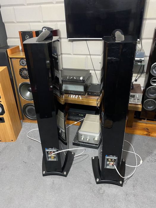 Triangle Genese Lyrr black piano