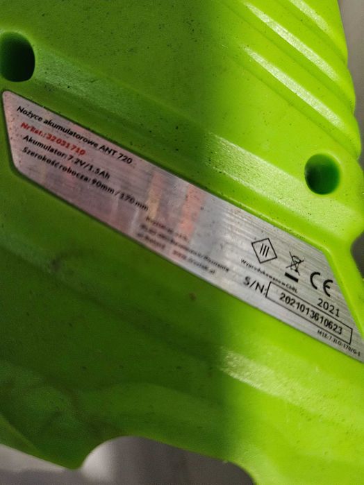 nożyce elektryczne do trawy , żywopłotu