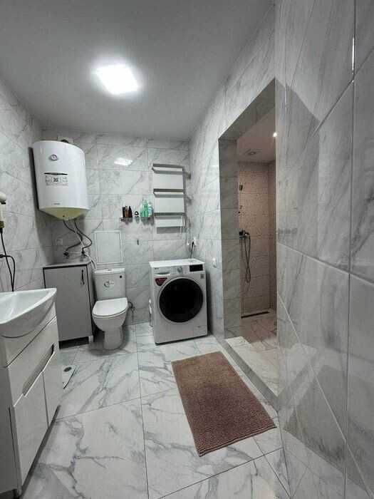 Продається 2-кімнатна квартира на Озерній з євроремонтом — 70 м², вул. Лісогринівецька