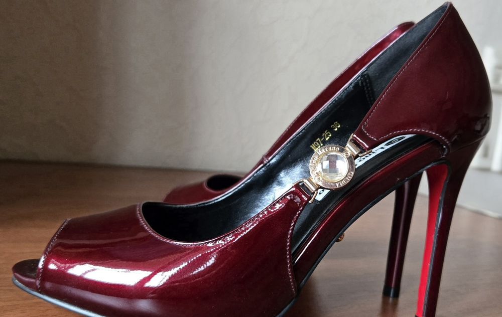 Нові туфлі Lino Marano