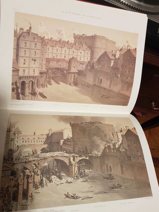 Livro Paris A Travers Les Ages