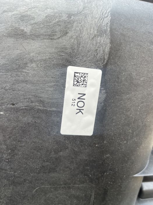 Tesla Model Y люверс оригінал