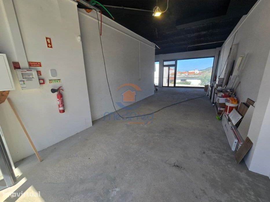 Loja NOVA com 80 m2 | Caneças