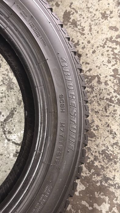 Pneus 155/60r15 Bridgestone Blizzak LM-20 com 90% piso