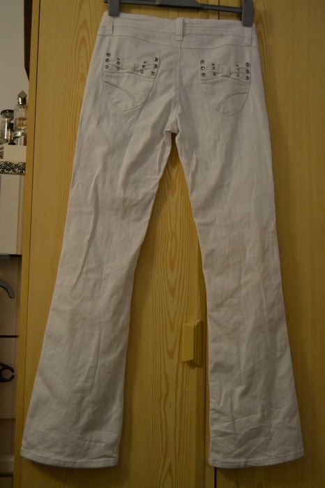 Białe rozszerzane spodnie New Look S/M 38 jasne dzwony vintage