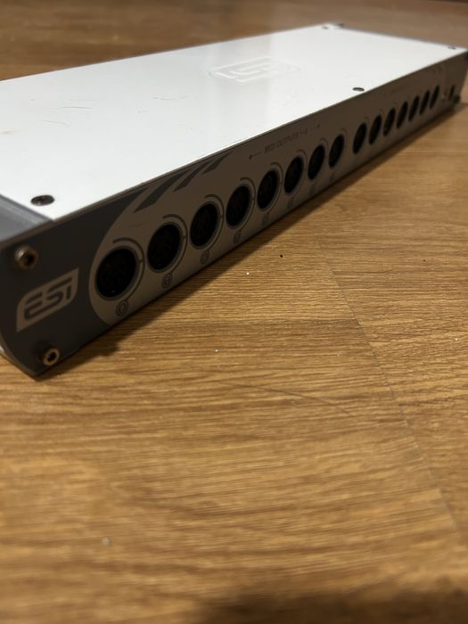 MIDI Interface ESI M8U XL (7 ins-8 outs)