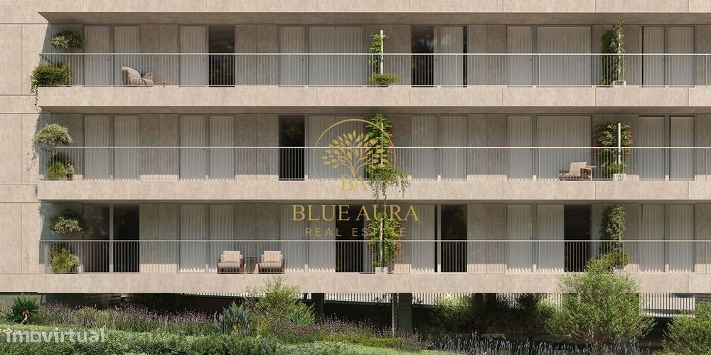 Apartamento T2 com Varanda e Garagem no Garden Palace