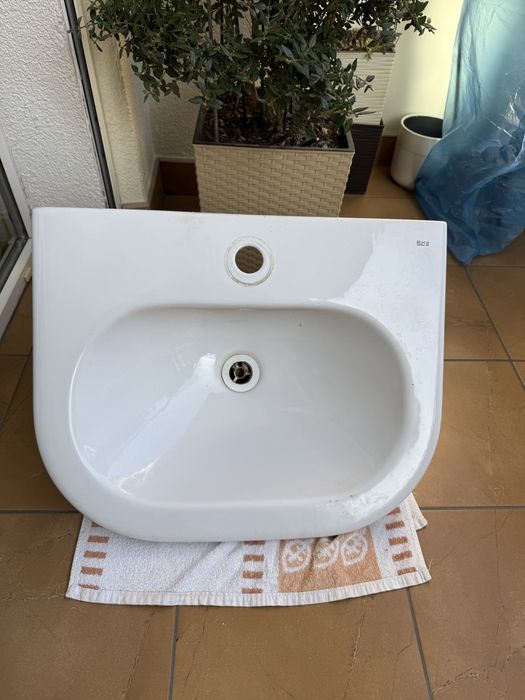 Umywalka Roca Victoria/Meridian