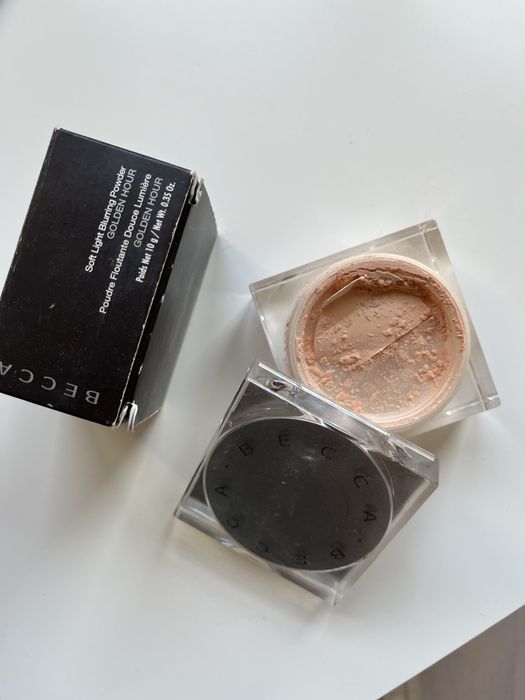 BECCA Soft Light Blurring Powder Puder do twarzy Golden Hour