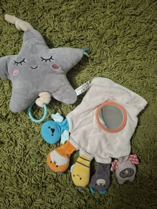 Продається набором,пальчикова лялька +музична підвіска