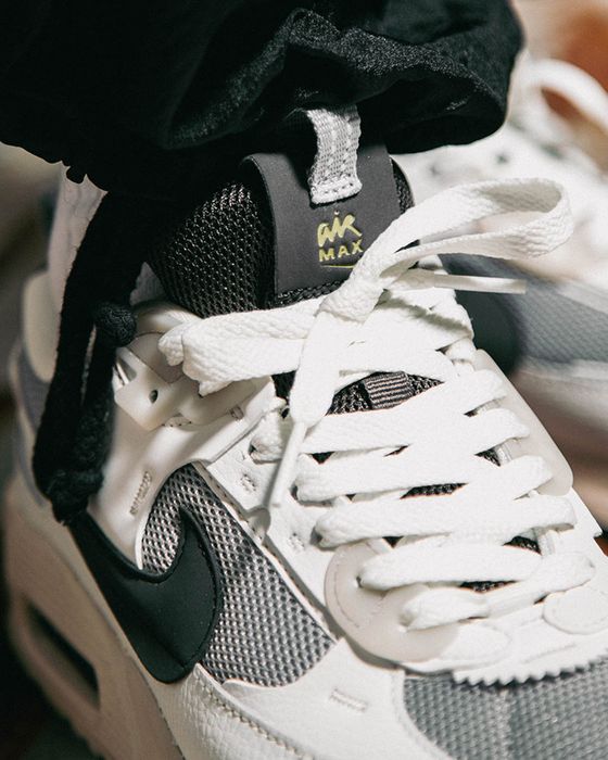 Оригінальні кросівки Nike Air Max 90 Futura Summit DZ4708 001