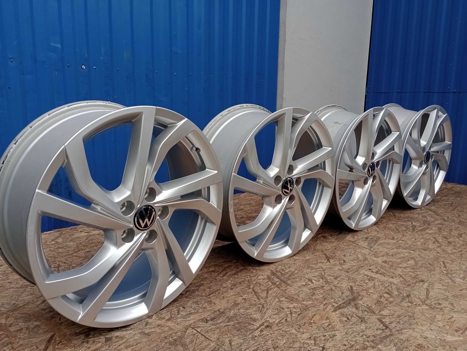 Felgi Aluminiowe 5x100 R17 ET51 VW POLO