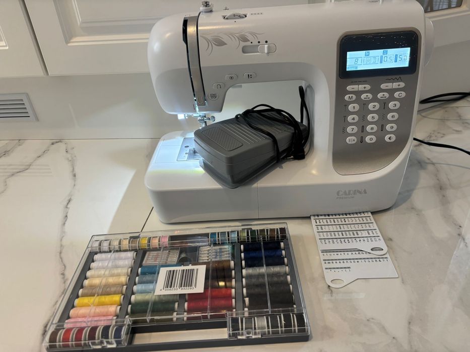 Piękna komputerowa maszyna do szycia
