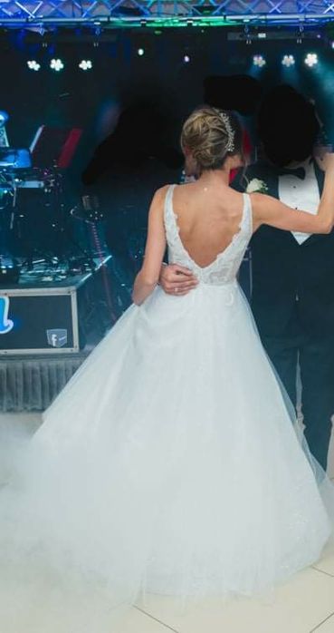 Suknia slubna snieznobiala