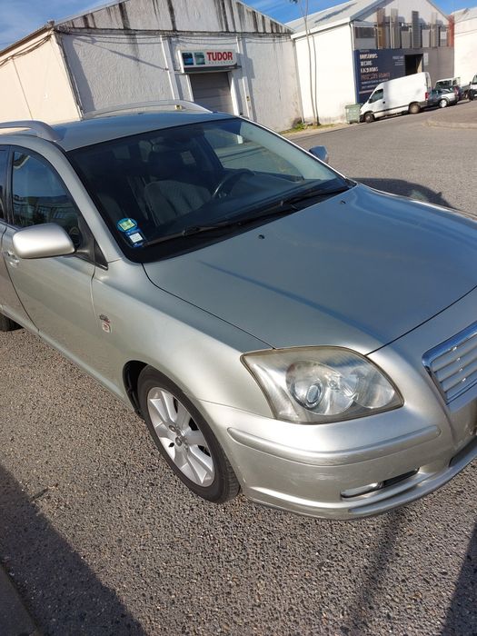 Viatura toyota avensis t25