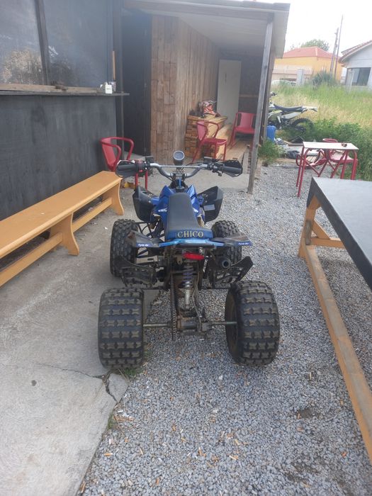 Moto 4  vendo uma 125c