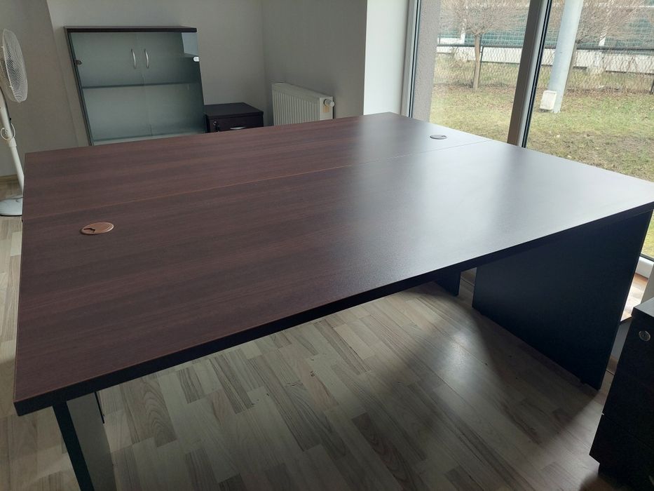 Zestaw komplet mebli biurowych w stanie BDB