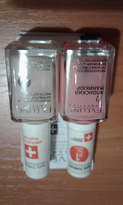 Манікюрний інструмент для чищення нігтів і кутикули