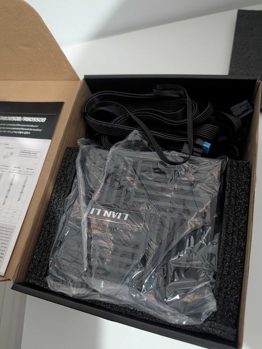Fonte Lian Li RB 750W ATX 3.1